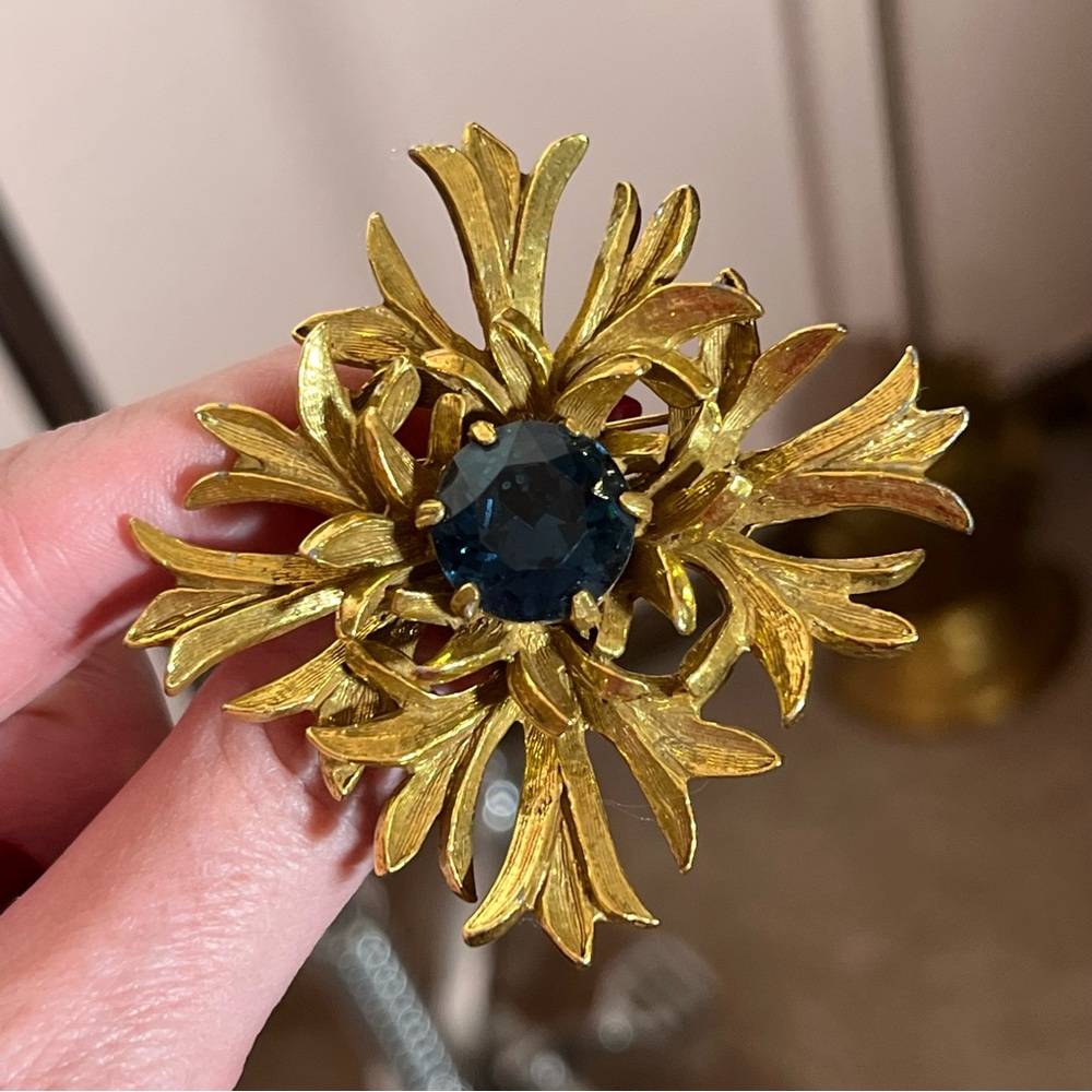 Vintage authentic Howard Benedikt NYC Heavy Victorian goth Gold Brooch